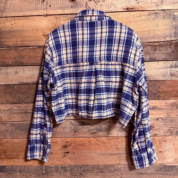 NWOT American Eagle cropped button up - Picture 4 of 5